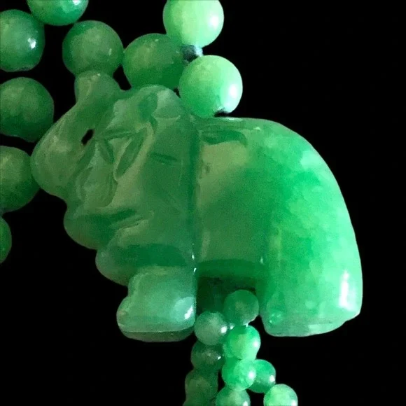 Green Jade Beaded Tassel Pendant Necklace Carved Elephant Silk Knotted 92 Gram - Picture 6 of 12